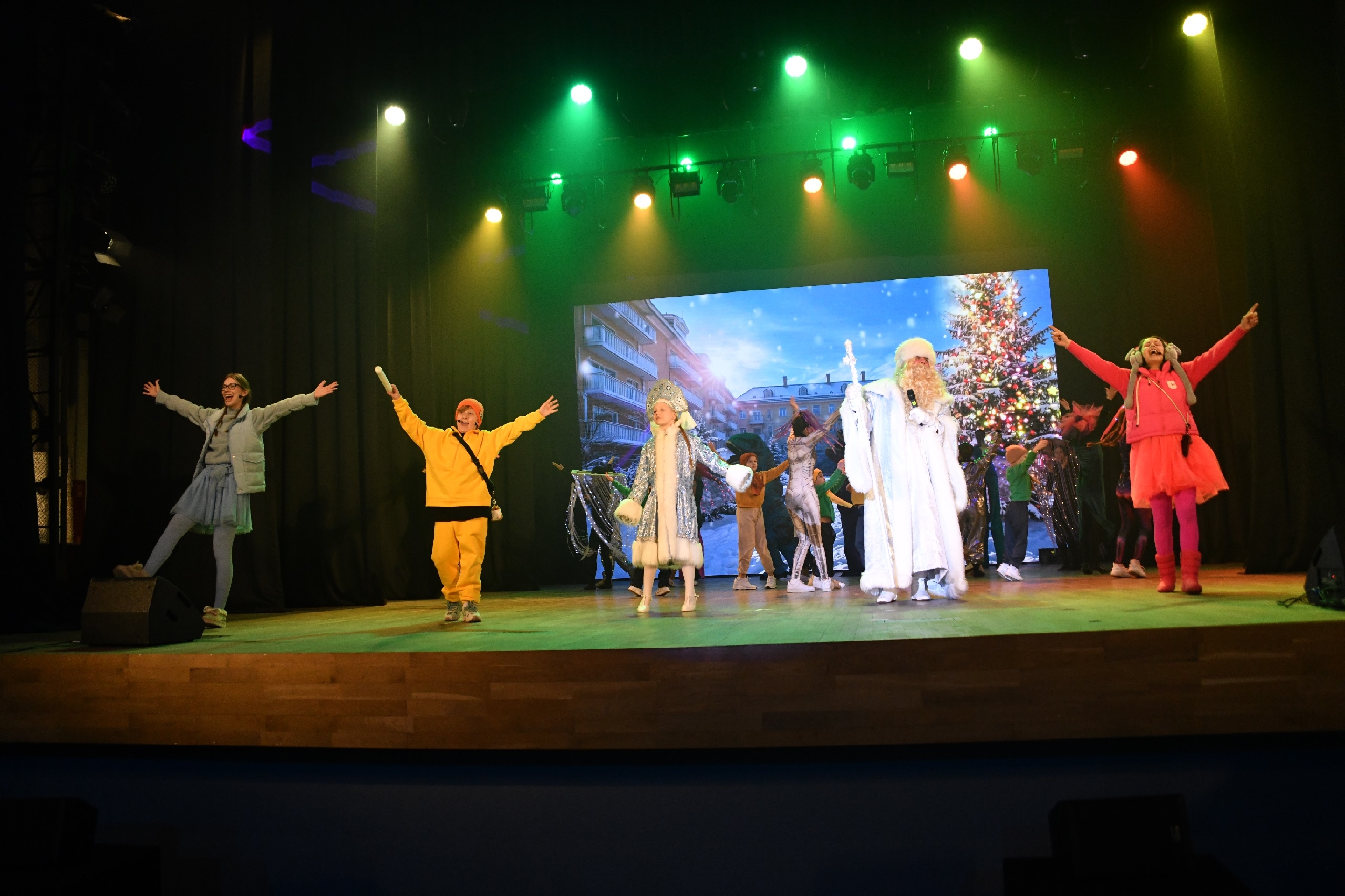 Объединённая профсоюзная организация ГУФСИН Пермской краевой организации Профсоюза  Государственных учреждений организовала для детей сотрудников интерактивное театрализованное представление «Время чудес»