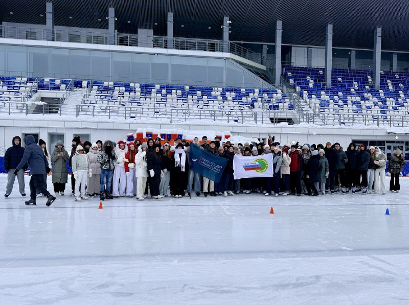 «ФОРМУЛА ОТЛИЧНОГО ПРАЗДНИКА: КОНЬКИ, УЛЫБКИ И ПРОФСОЮЗ!»